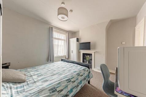 Bedroom One (2)