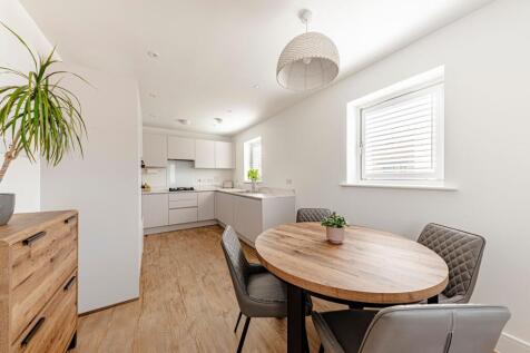 Kitchen/Dining Room (1)