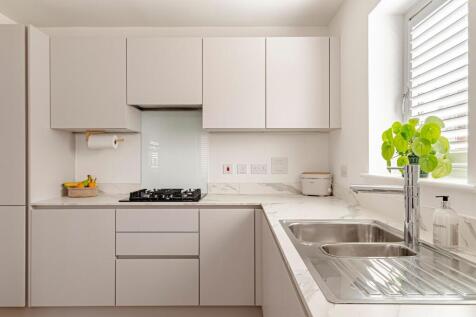 Kitchen/Dining Room (4)