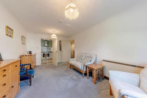 Living Room (2)