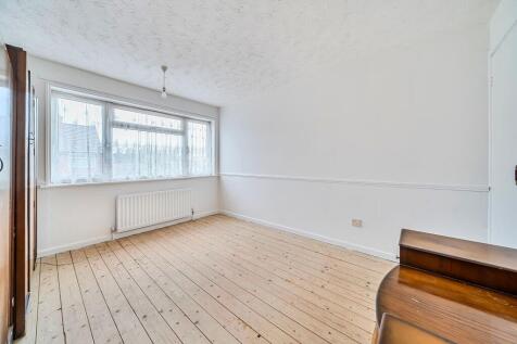 Bedroom One (3)