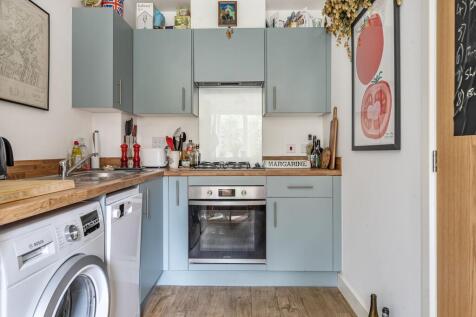 Kitchen/Dining Room (3)