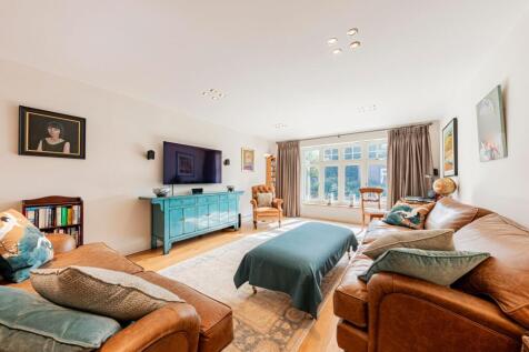 Living Room (1)