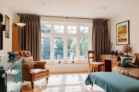 Living Room (2)