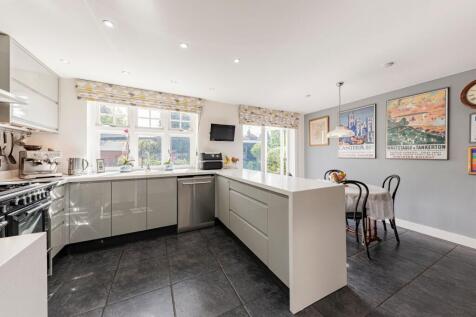Kitchen/Dining Room (1)