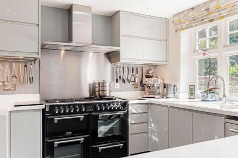 Kitchen/Dining Room (2)