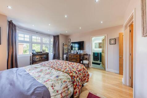 Bedroom One (3)