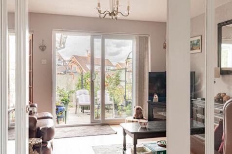 Living Room (2)
