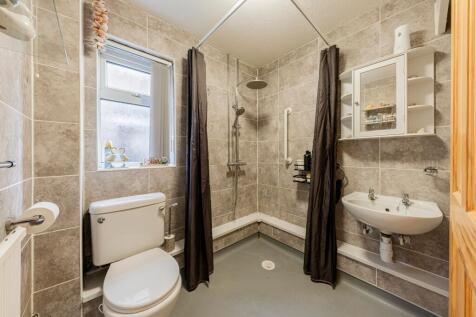 Wet Room W.C (1)