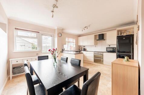 Kitchen/Dining Room (1)