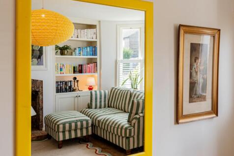 Living Room (3)