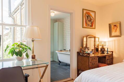 Bedroom One (3)