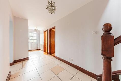 Entrance hall (1)
