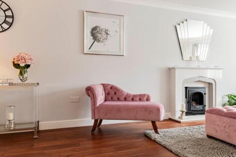 Living Room (2)