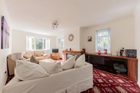 Living Room (3)