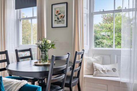 Living Room/Dining Room (3)