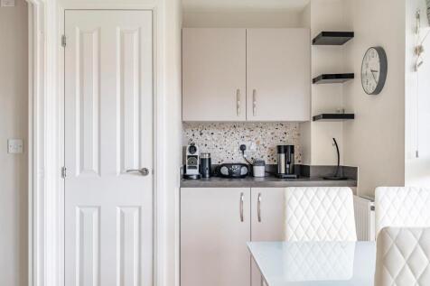 Kitchen/Dining Room (4)