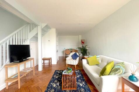 Living Room/Dining Room (5)