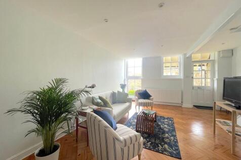 Living Room/Dining Room (6)