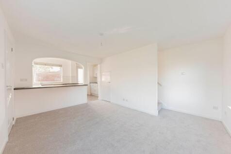 Living/Dining Room (2)