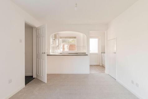 Livng/Dining Room (3)