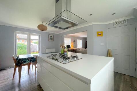 Living Room/Dining Room/Kitchen (6)