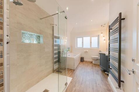 Bedroom One Ensuite (2)