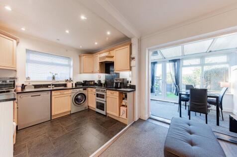 Kitchen/Dining Room (1)