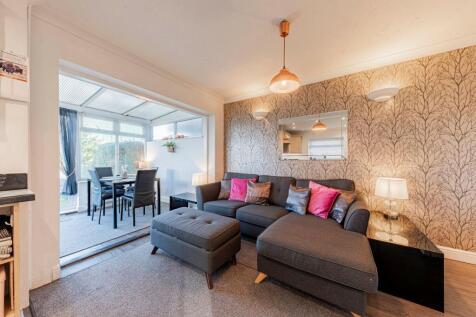 Kitchen/Dining Room (1)