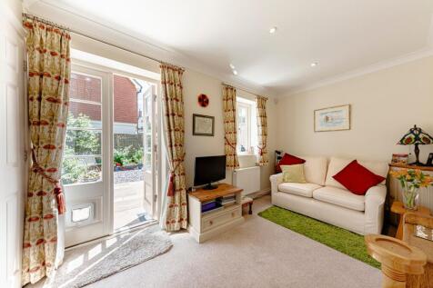 Living Room (2)