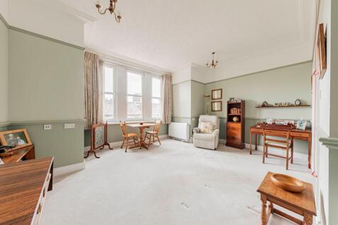 Living Room/Dining Room (1)