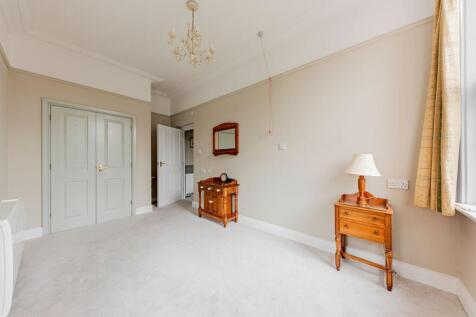 Living Room/Dining Room (2)