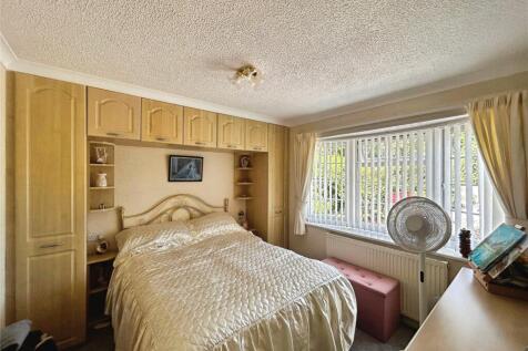 2nd Bedroom
