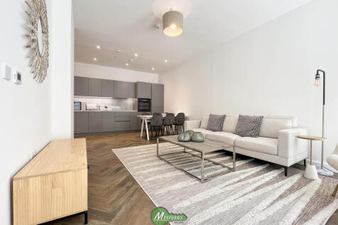 Stunning Two Bedroom Flat