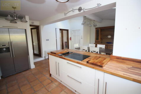 Dining room/kitchen