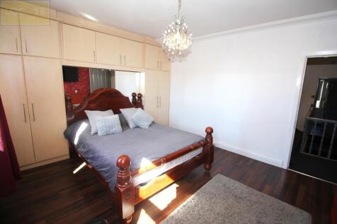 Bedroom 1.JPG