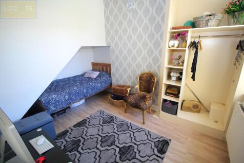 Bedroom 2.JPG
