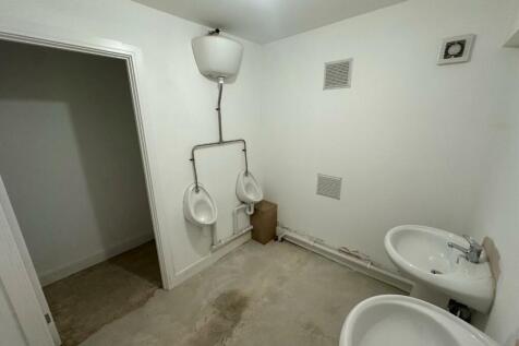 Mens toilets.jpg