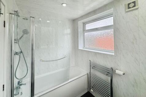 pbox-bathroom-327034.JPEG