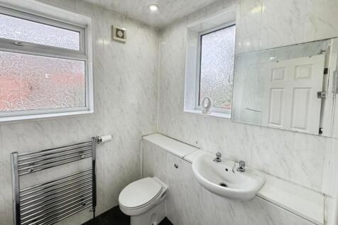 pbox-bathroom-327034.JPEG