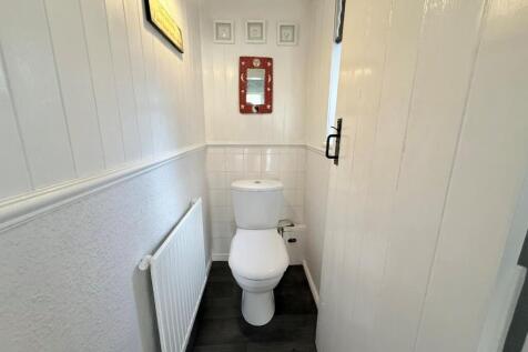 Downstairs WC.jpg