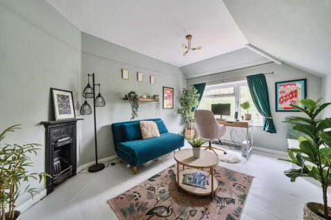 Bedroom/Study