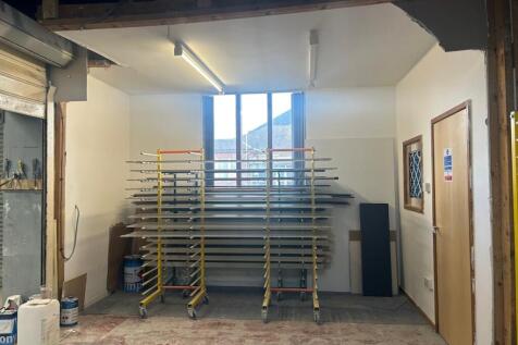 unit 15 internal 3.jpg