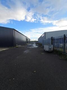 Unit 8 Yard 2.jpg