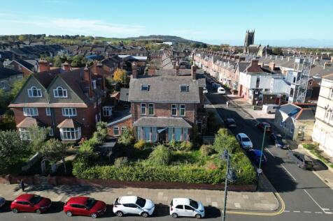 dji_fly_20251016_233000_572_1761140781004_photo.