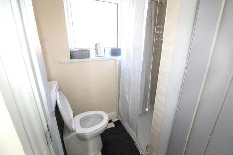55 redcar en suite.JPG