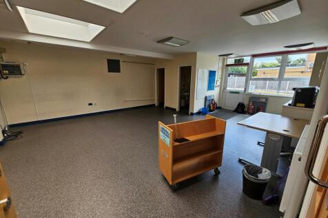 Internal rear workkitchen area.jpg