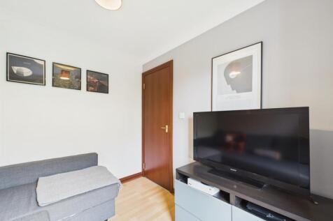 CAM01486G0-PR0682-STILL017.jpg