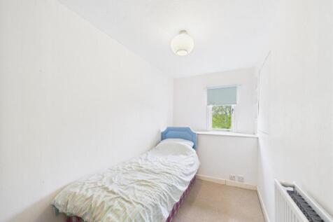 CAM01486G0-PR0700-STILL020.jpg