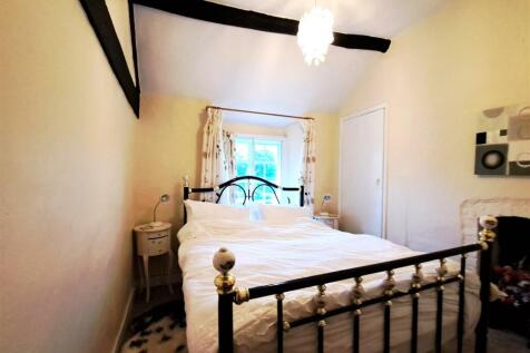 Bedroom 1.jpg